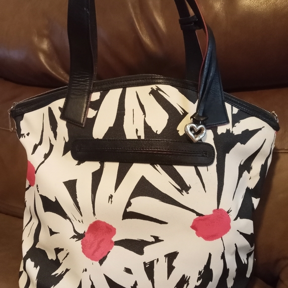 HUGE PRICE DROP! Brighton Day Trip Tote - Picture 1 of 5